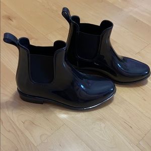 short rubber boots